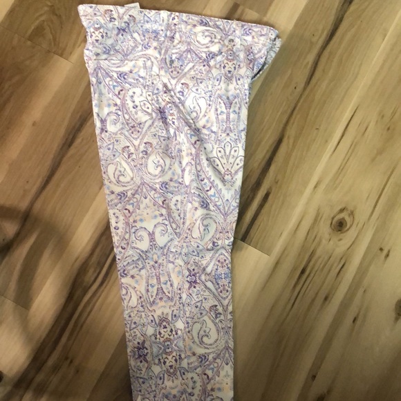 CHICO SLIM CROP 12P, zipper and button closure, belt loop, 5 pocket design - Picture 2 of 4